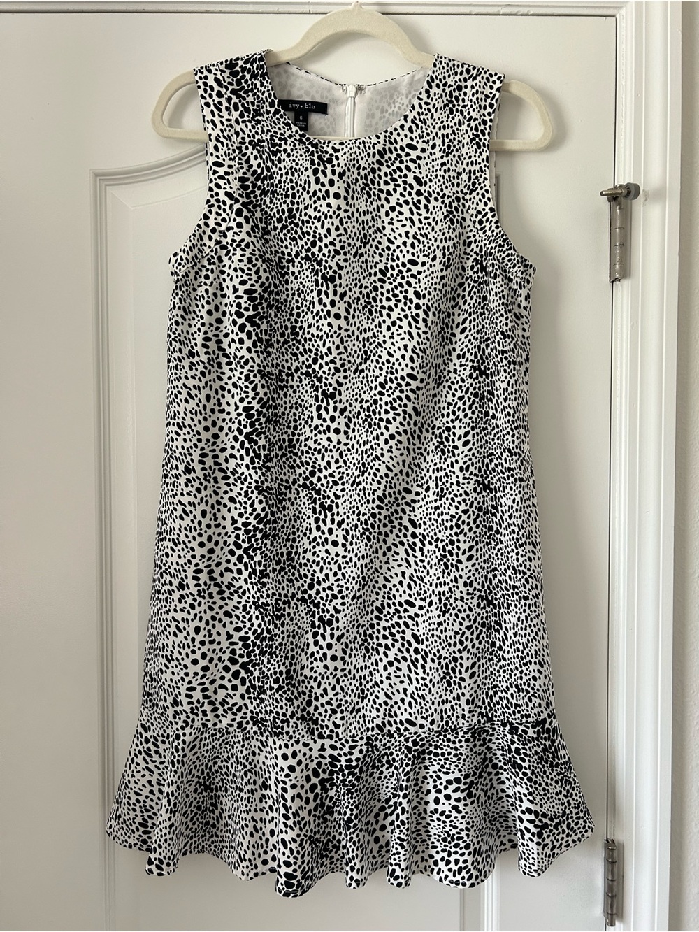 Ivy + Blu Robin Sleeveless Snow Leopard Print Sheath Dress Ruffle Hem